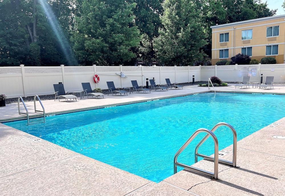 La Quinta By Wyndham Danbury Ξενοδοχείο Εξωτερικό φωτογραφία